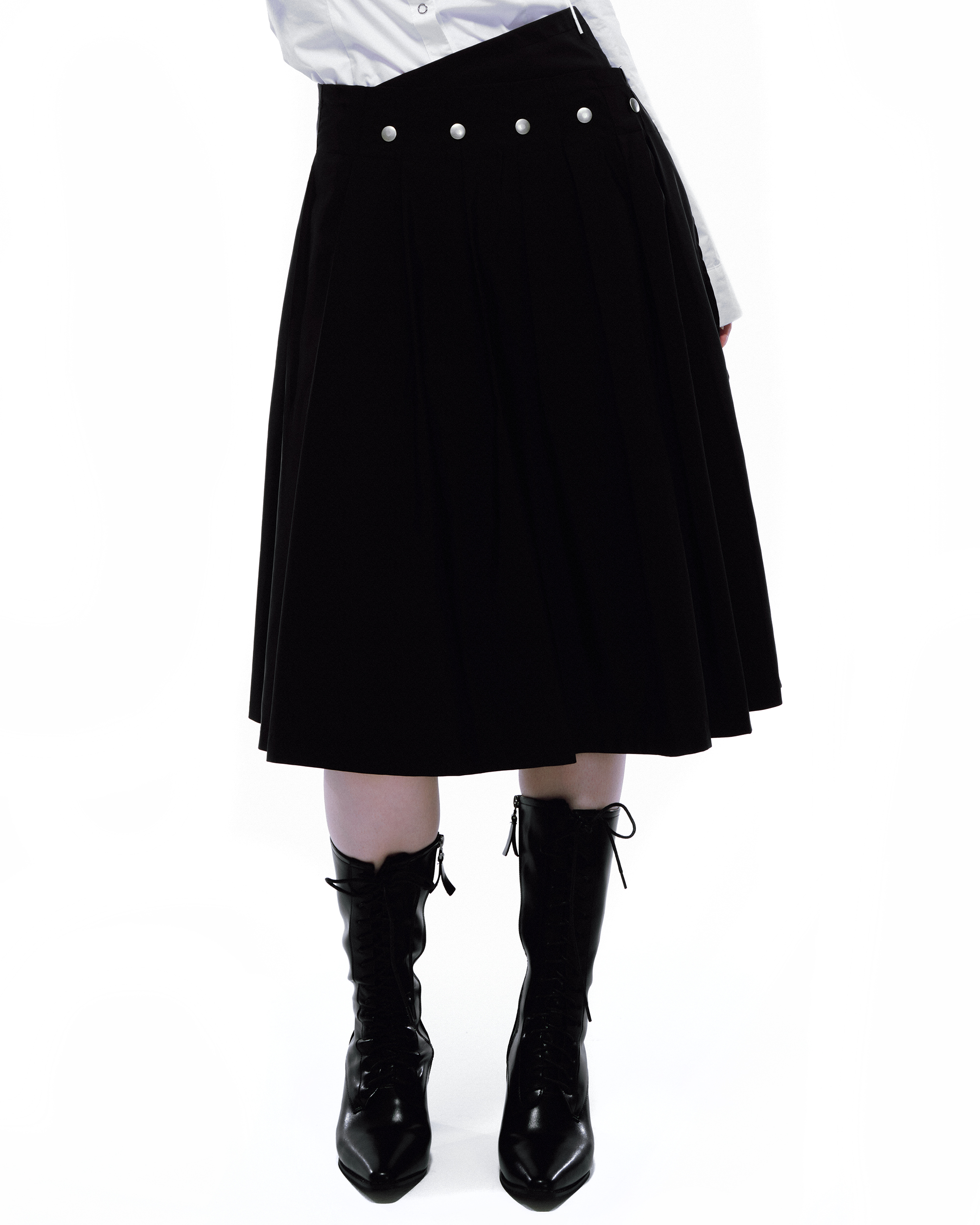 Button Pleated Skirt (Black)